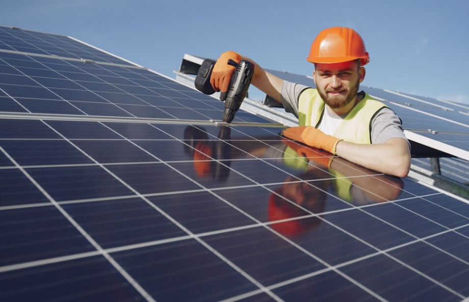 Top 4 advantages of hiring a reliable solar panel Central Coast in 2024